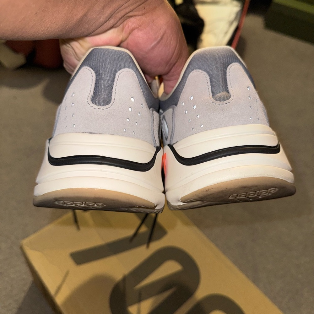 Yezzy 700 - Picture 10 of 12